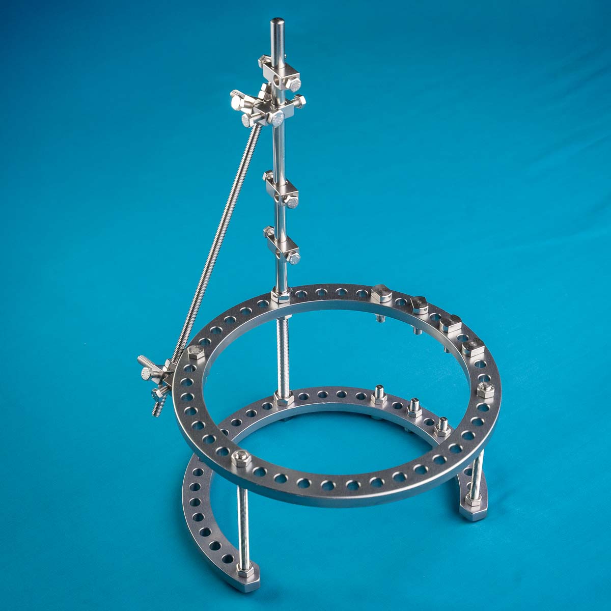 Cố định ngoài Mâm chày - góc nhìn chính